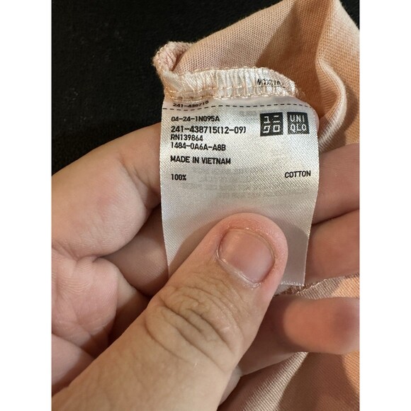 Uniqlo T-Shirt Women Soft Pink Crew Neck Short Sleeve Solid Size Small - Picture 6 of 6